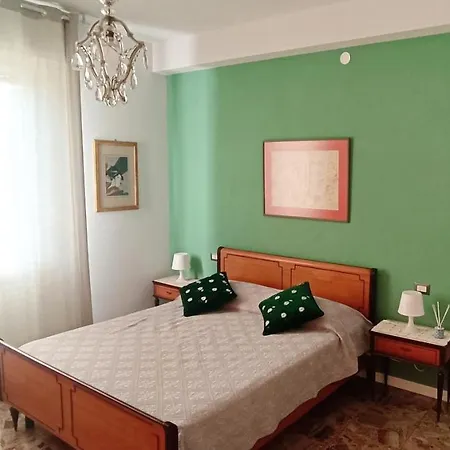 Apartment La Casa Di Amelie Parma